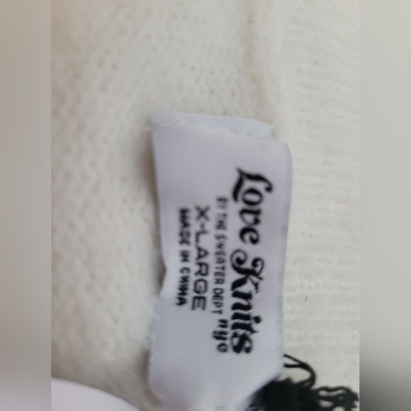 Cashmere Off-Shoulder White Sweater - Picture 5 of 5